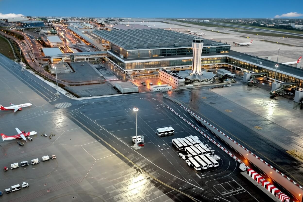 Taxi bianchi e verdi all'Aeroporto di Malaga